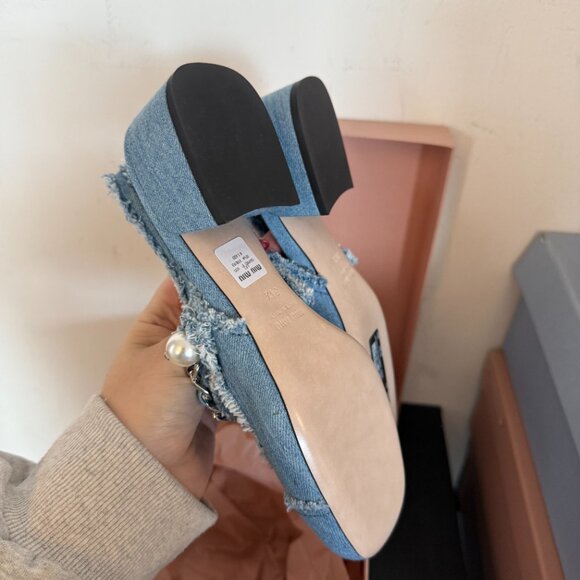 NWT Miu Miu Slingback Pumps Blue Denim Frayed Cap Toe Chain-Link 34.5 - Picture 9 of 9